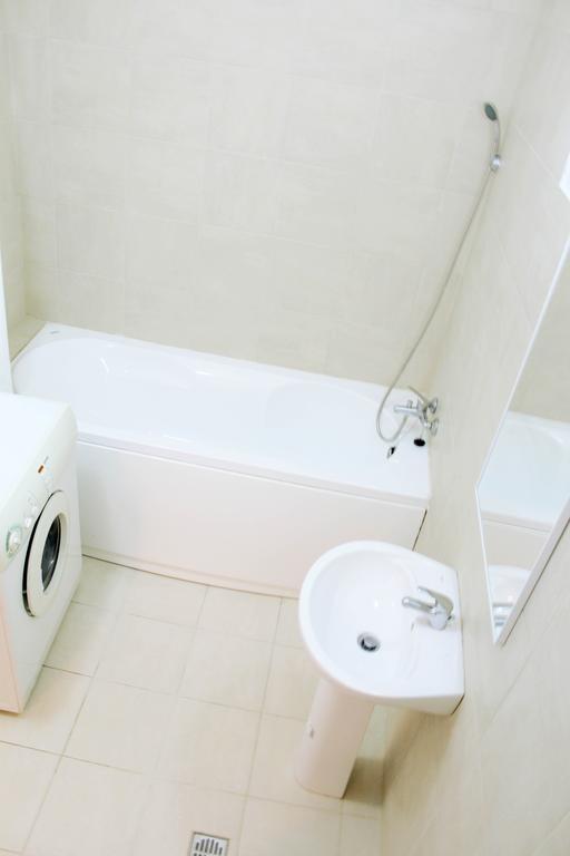Heights Accommodation Bucureşti Cameră foto
