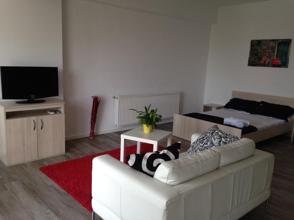 Heights Accommodation Bucureşti Cameră foto